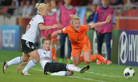 Germany kicks off Euro effort with 0-0 draw