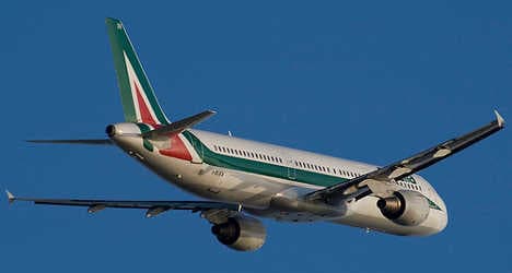 Alitalia eyes deal to avoid default 'within days'