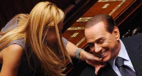 Berlusconi 'kamikaze' protests government exit