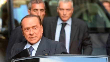 Berlusconi warns against 'traitors' in his ranks