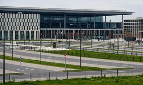 Berlin airport 'needs another €1.1 billion'