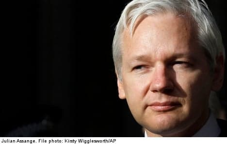 Prosecutor pressed to speed up Assange case