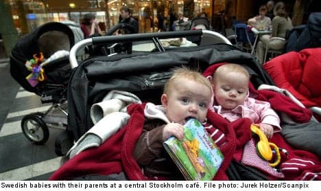 Swedish dads to share in child benefit spoils