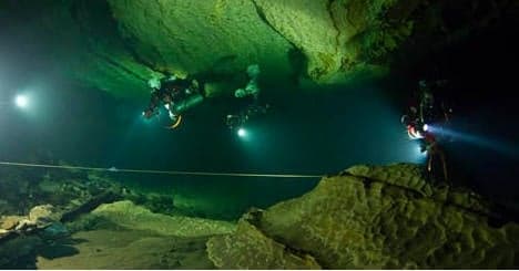 Daring divers bring up bodies from Plura caves
