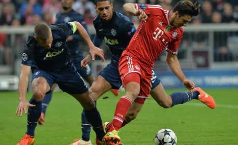 Bayern Munich crush Man United's hopes