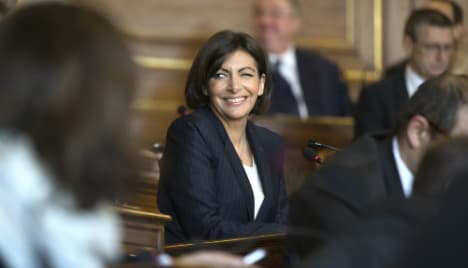 First female mayor of Paris takes office