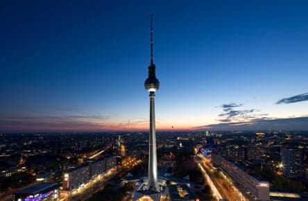 Refugee protesters occupy Berlin TV tower