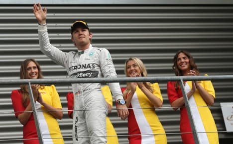 Rosberg booed for Hamilton crash