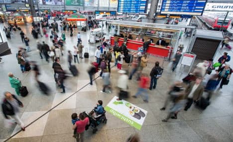 3,000 refugees arrive at Munich station