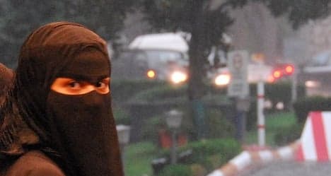 Spain opens door to ban on burqas