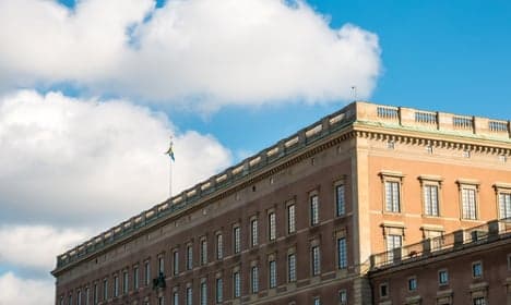 Stockholm palace to get 'warm pink' paint job