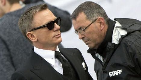 007 gets licence to eat in Rome