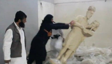 Louvre condemns Iraq jihadist statue-smashing