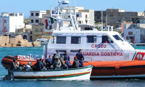 More than 4,000 migrants on their way to Italy after being rescued