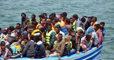 Tunisia recovers bodies of Italy-bound migrants
