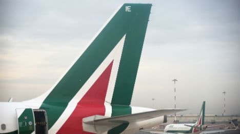 Alitalia plane struck by lightning