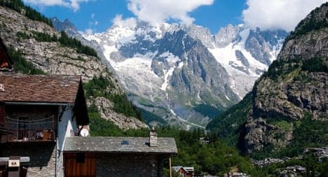 Two killed in Mont Blanc glider crash