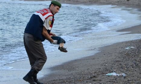 Rajoy horrified by drowned toddler image and calls for Syria solution