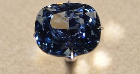 'Blue Moon' diamond tipped for auction record