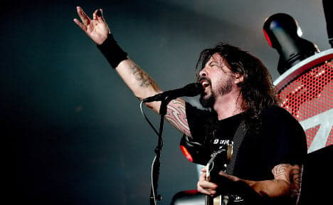 Foo Fighters fulfill Italy pledge after viral video