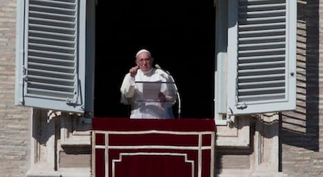 Pope pledges to continue reforms - despite leaks