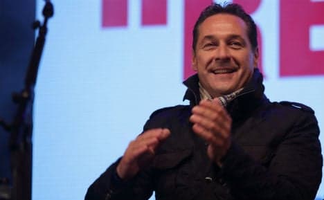 Strache plans to sue ministers over refugees