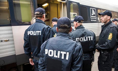 Denmark sets stage for border controls