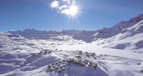 Teen skier dies from head injuries in Alps