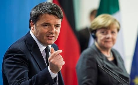 Italy PM likens EU to 'orchestra on the Titanic'