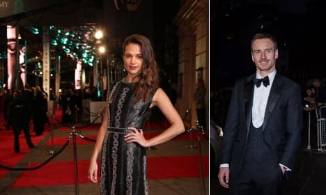 Vikander and Fassbender refuse to kiss for camera