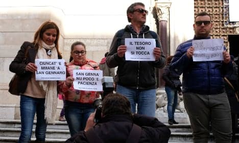 Rally in Naples against church over treasure