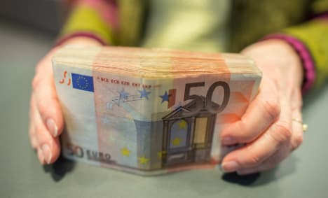 Honest Cologne woman gives back €48,000 found on street