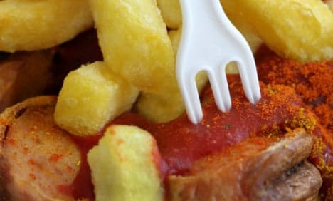Berlin currywurst seller calms thief with leftover potato salad