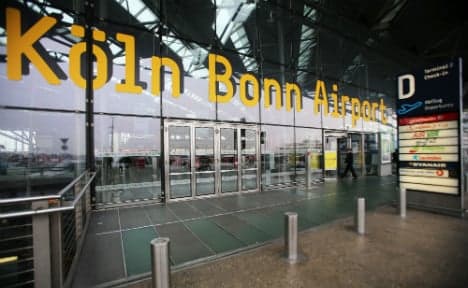 Inspectors smuggle bomb parts through Cologne airport