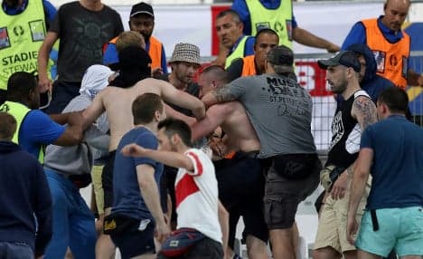 France admits 150 Russian hooligans escaped arrest