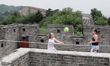 Watch Swedes play volleyball on Great Wall of China
