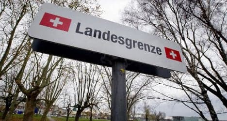 Germany bolsters Swiss border against refugees