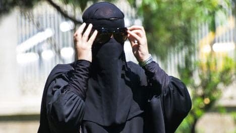 Survey: majority of Swiss in favour of burqa ban