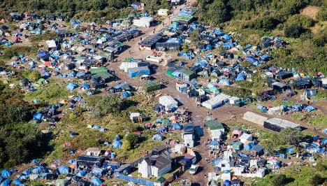 France vows to pull down Calais 'Jungle' migrant camp
