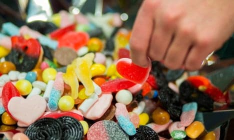 Swede steals candy, then phones police to confess