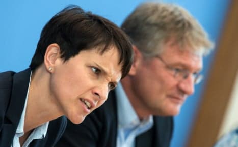 Far-right AfD loses support for first time in months
