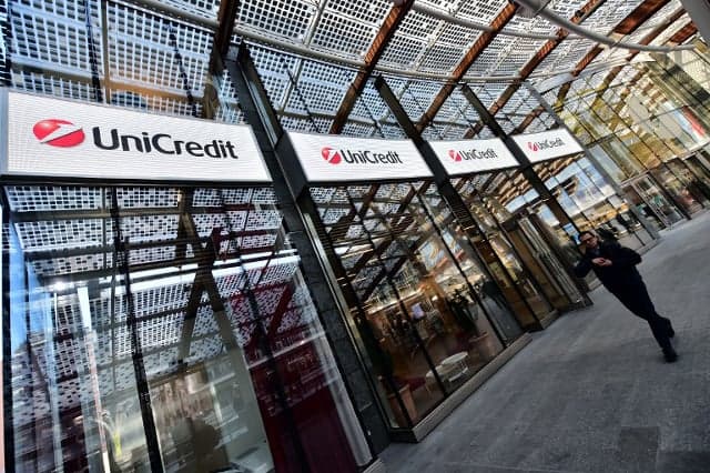 UniCredit to slash jobs and seek €13bn from investors