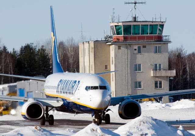 Passengers furious as Ryanair flight from Sweden delayed by 24 hours
