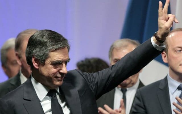 Fillon ridiculed for saying he can’t save money (despite being on €13,000 a month)