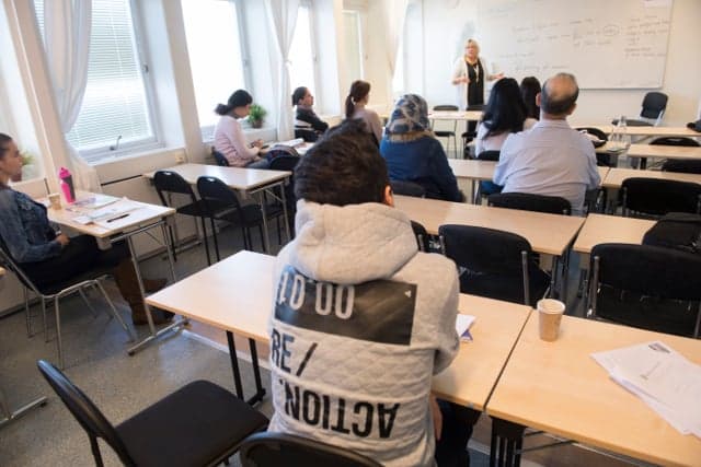 'More teachers needed' to cut long waits for Swedish classes