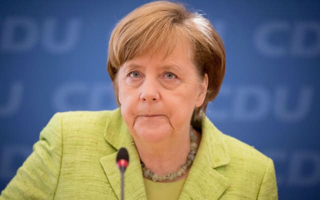 Merkel urges 'respectful dialogue' in Turkey after referendum