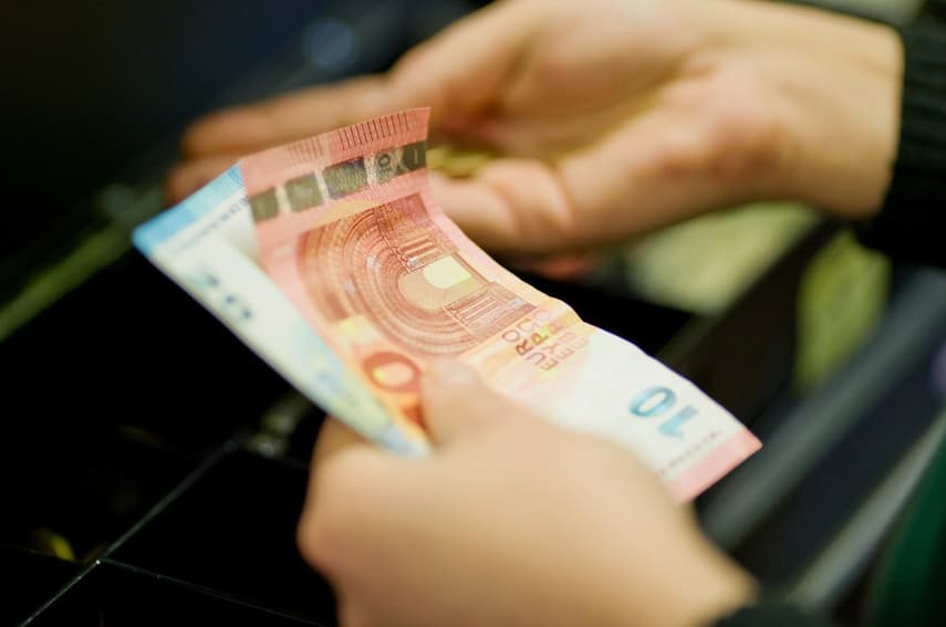 Vast majority of Germans never want to give up cash, poll shows