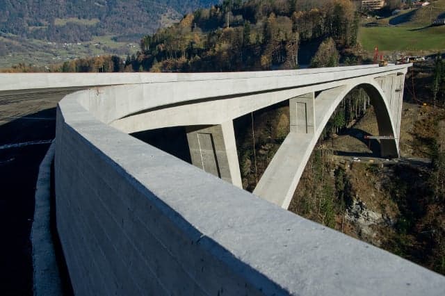IN PICS: Switzerland’s largest arch bridge opens to traffic