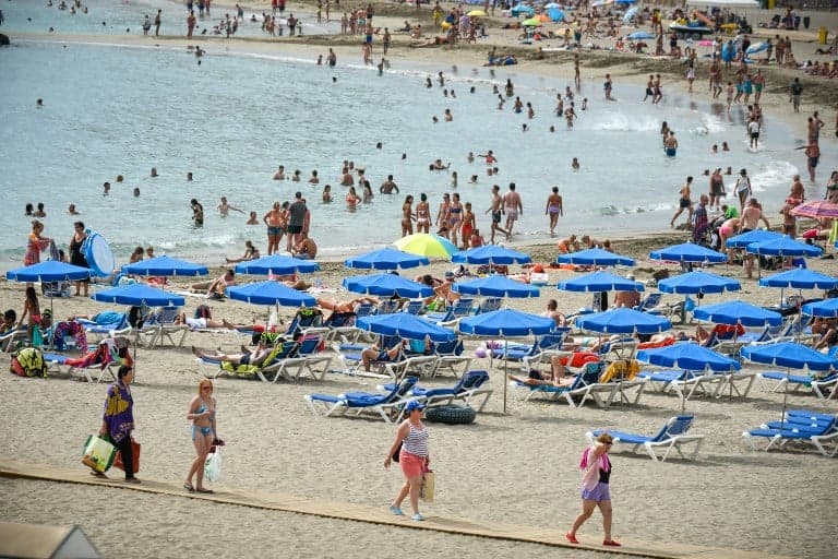 Booming tourism helps put Spaniards back to work