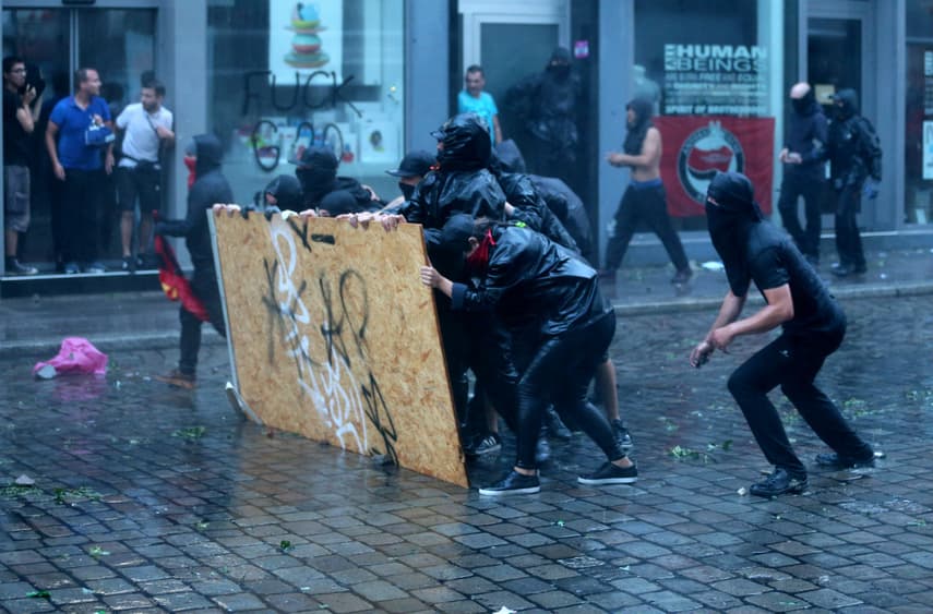 Foreign Minister accuses Merkel of 'passing the buck' on G20 riots